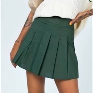 Princess Polly green pleated mini skirt size 4